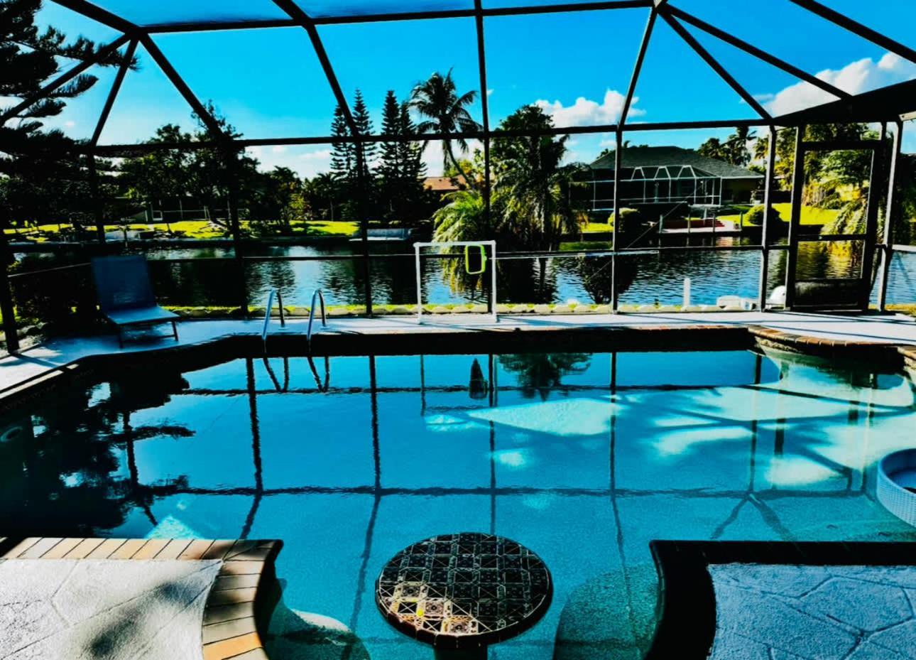 Hidden Secret Waterfront Retreat Villa Cape Coral Exterior photo